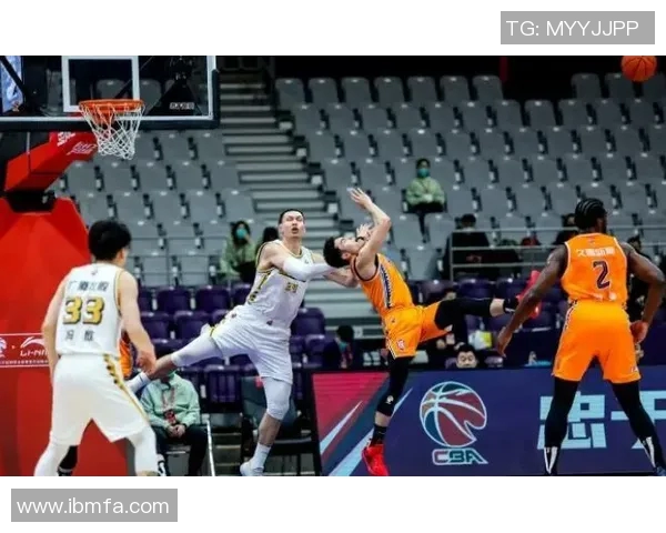 CBA精彩对决广州队迎战浙江稠州全力争胜展现篮球魅力